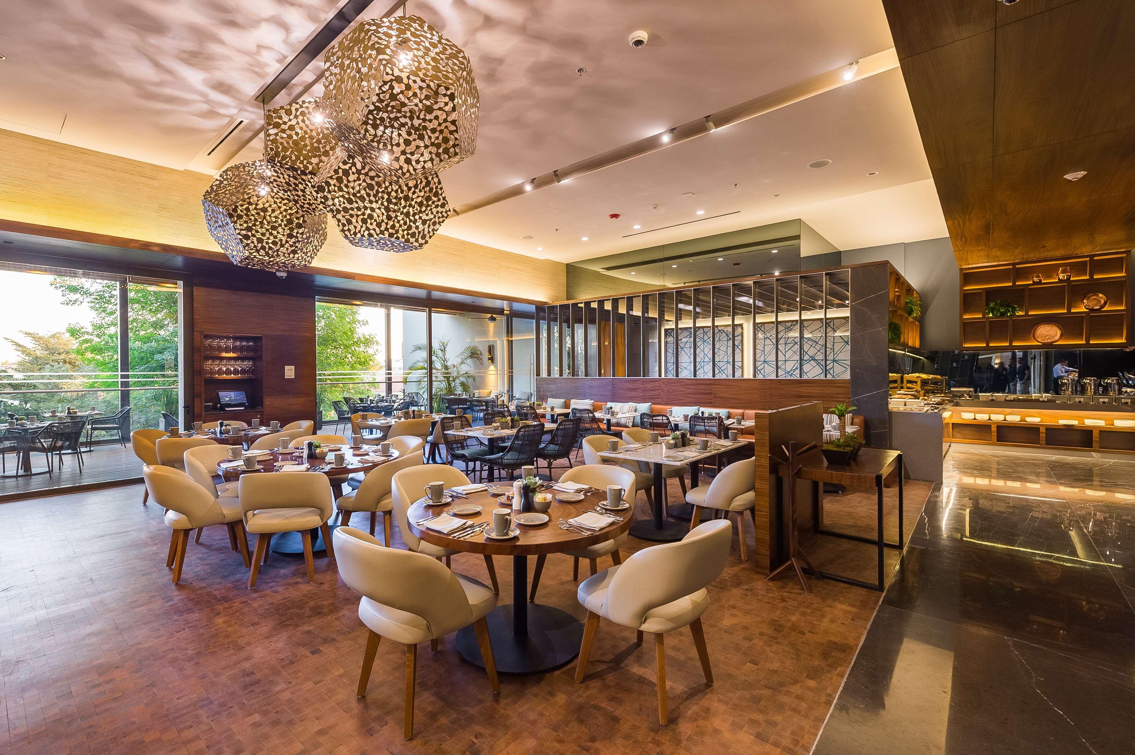 하얏트 리젠시 안다레스 과달라하라 사포판 외부 사진 The interior of the restaurant