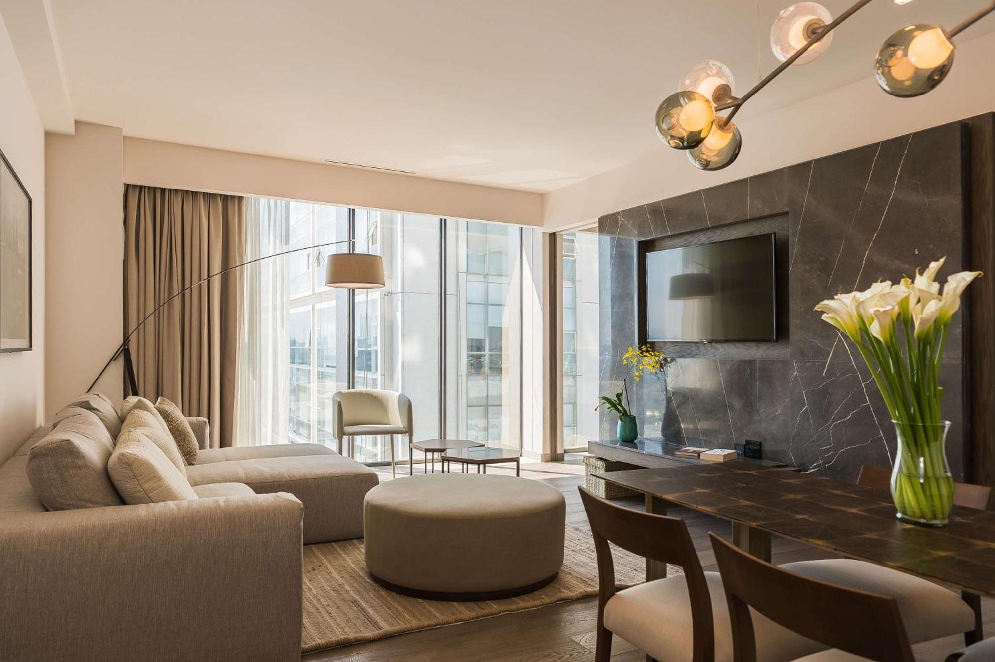 하얏트 리젠시 안다레스 과달라하라 사포판 외부 사진 A living room at the hotel