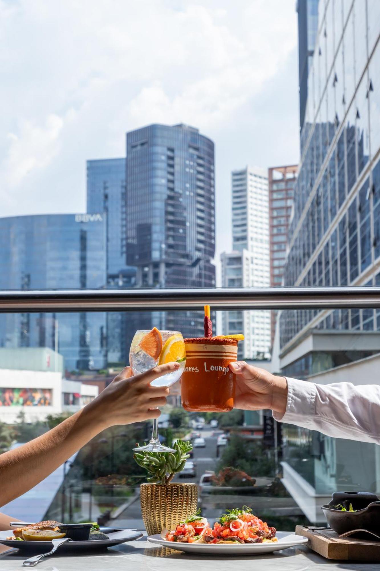 하얏트 리젠시 안다레스 과달라하라 사포판 외부 사진 A glass of bubble tea